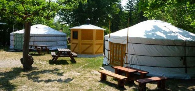 camping avec hébergements insolites