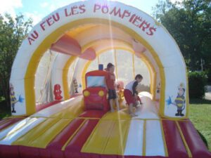 Air de jeux gonflable en Alsace dans un camping 3 etoiles